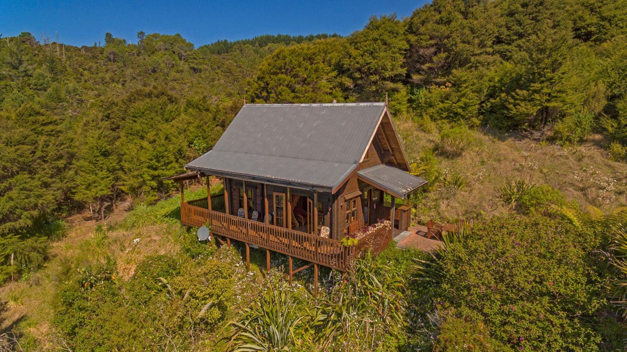 Kuaotunu Chalets Exterior photo